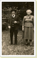 Albert Rieder und Tochter Frieda (s'Robärts) Albert Rieder und Tochter Frieda (s'Robärts)